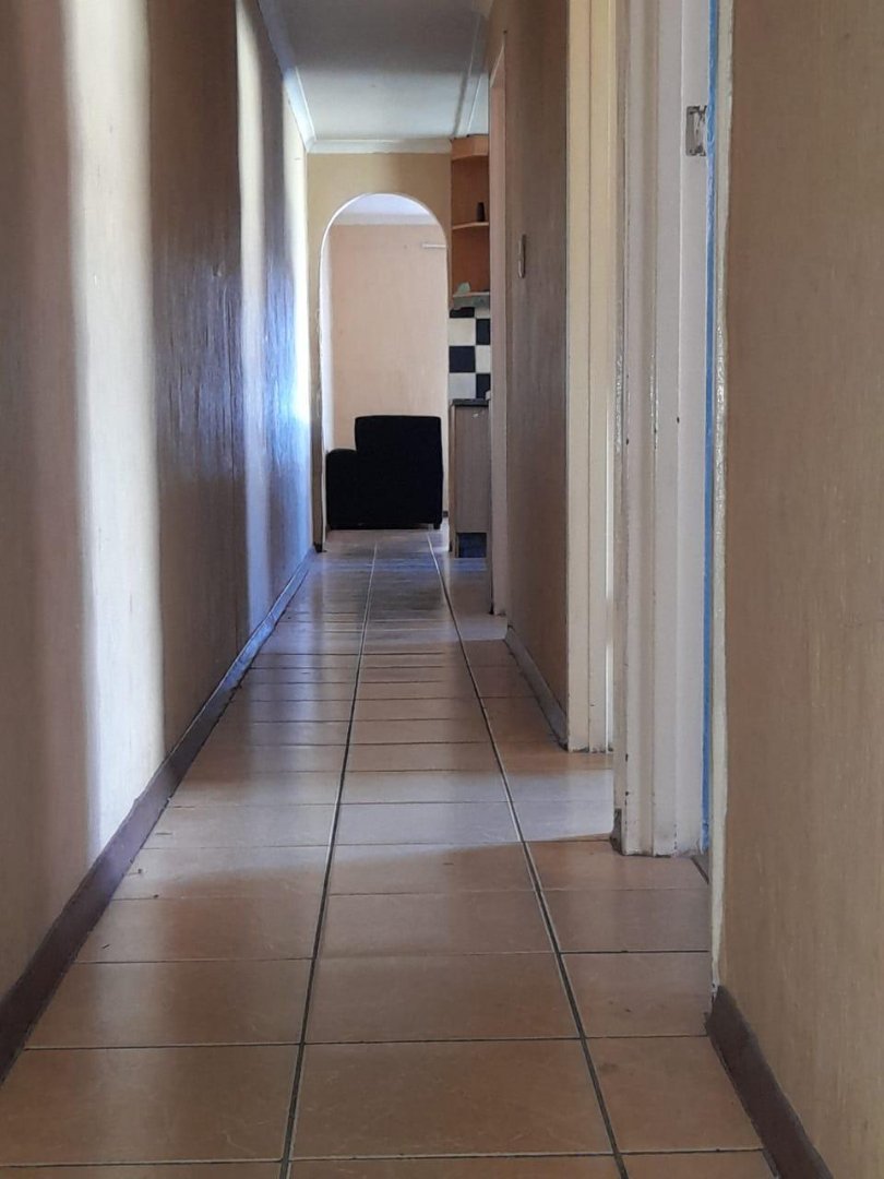  Bedroom Property for Sale in Portlands Western Cape